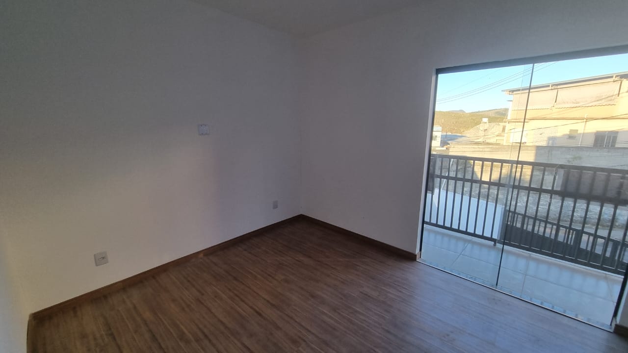 Casa com 2 dormitórios,  à venda, 71 m² por R$ 279.000 - Parque Independência - Juiz de Fora/MG