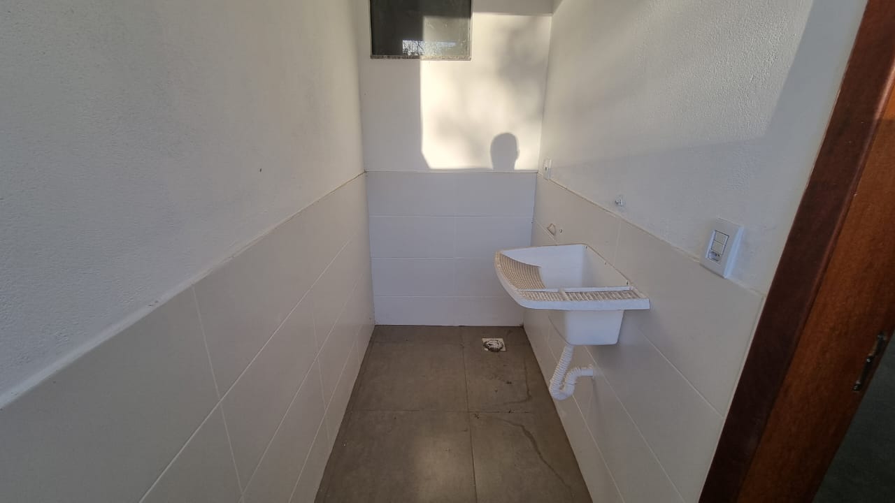 Casa com 2 dormitórios,  à venda, 71 m² por R$ 279.000 - Parque Independência - Juiz de Fora/MG