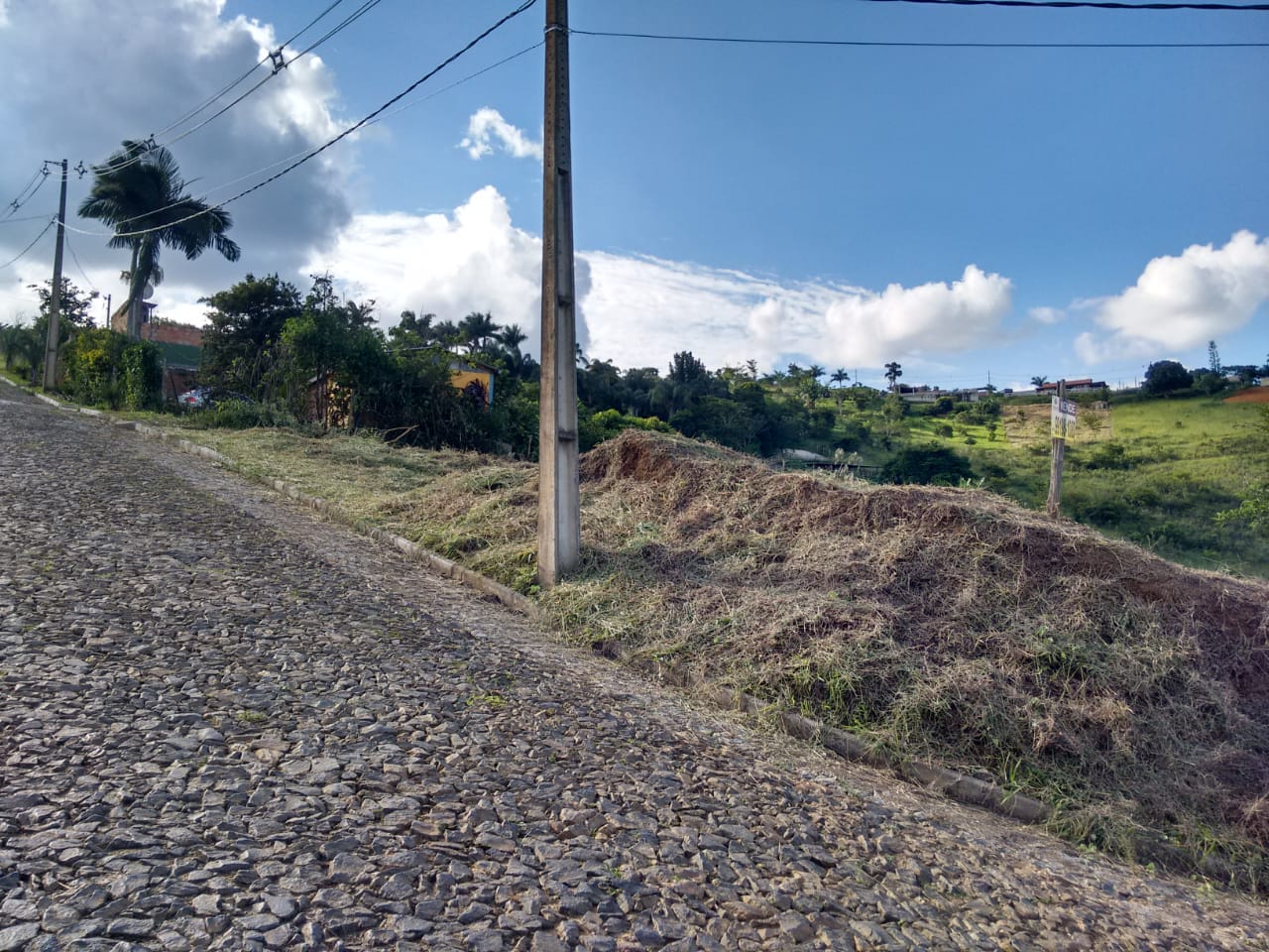 Granja com 2.700 m² no condomínio Parque das Colinas