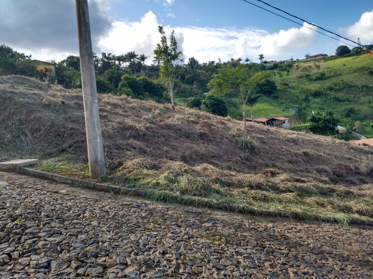 Granja com 2.700 m² no condomínio Parque das Colinas