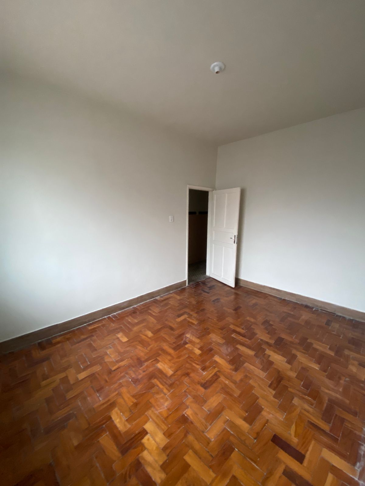 Casa com 03 dormitórios para alugar, 80 m² por R$ 1.558,00/mês - Bairu - Juiz de Fora/MG