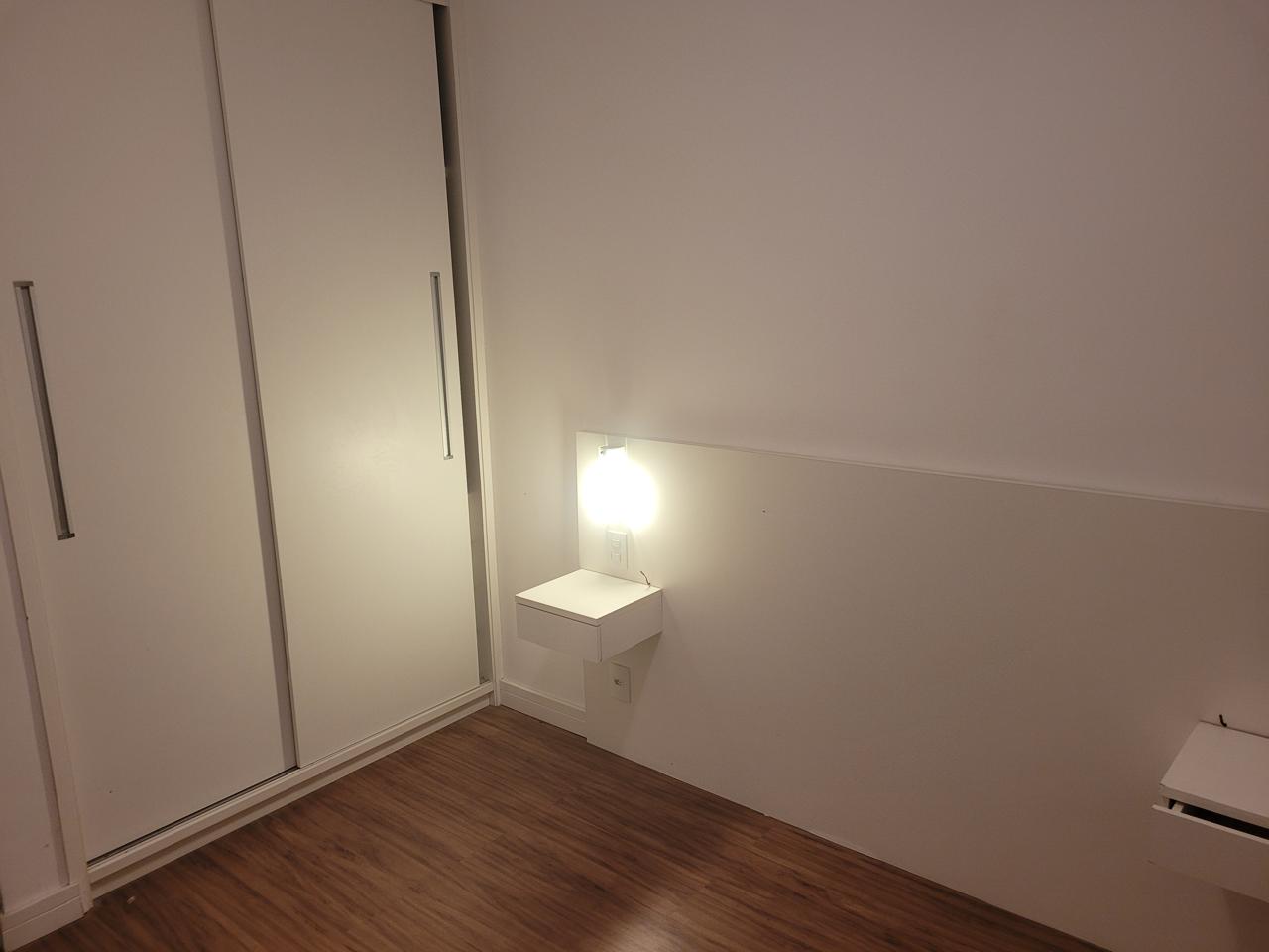 Apartamento com 2 Quartos e 1 banheiro à Venda, 68 m² por R$ 245.000