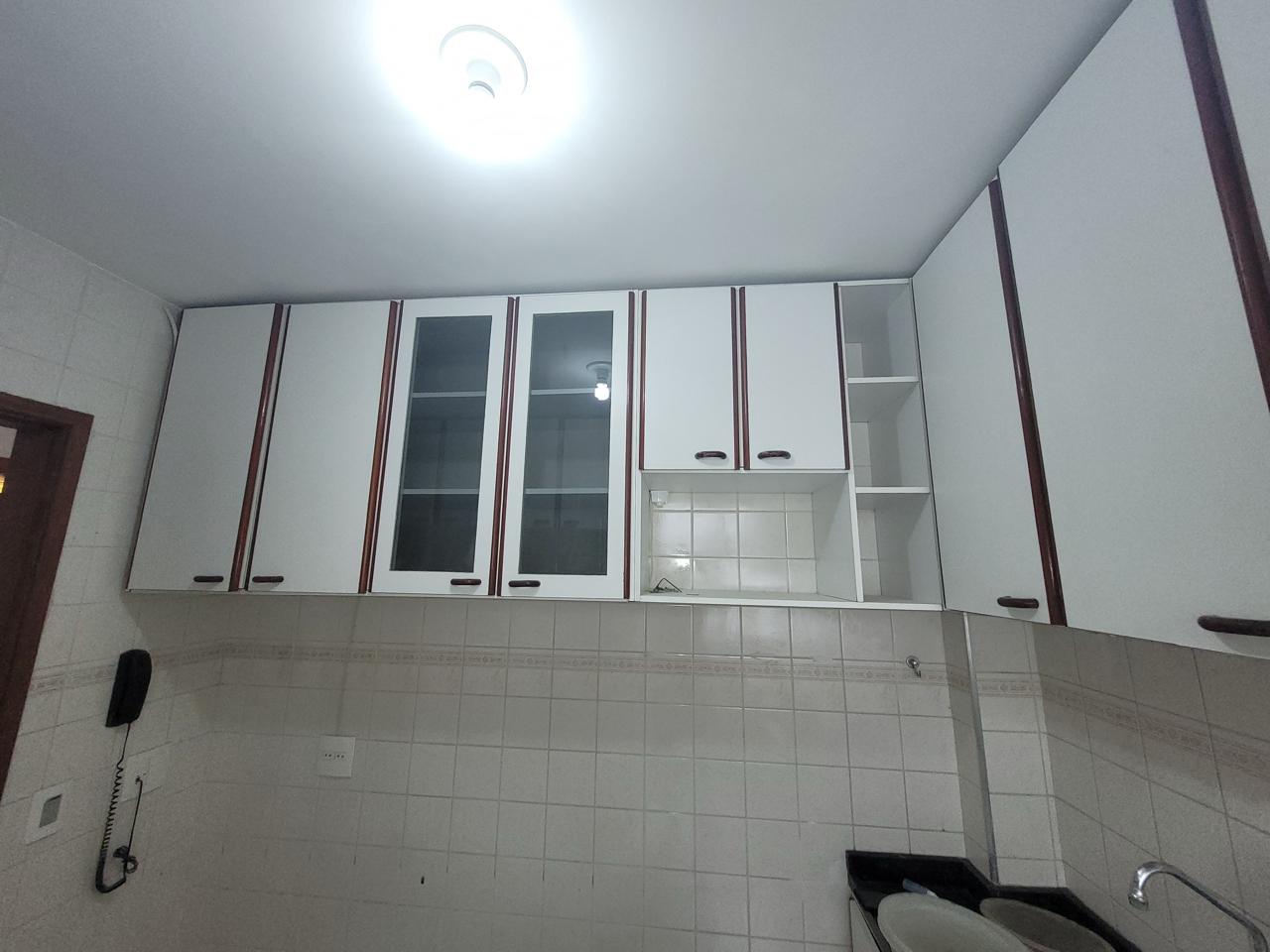 Apartamento com 2 Quartos e 1 banheiro à Venda, 68 m² por R$ 245.000