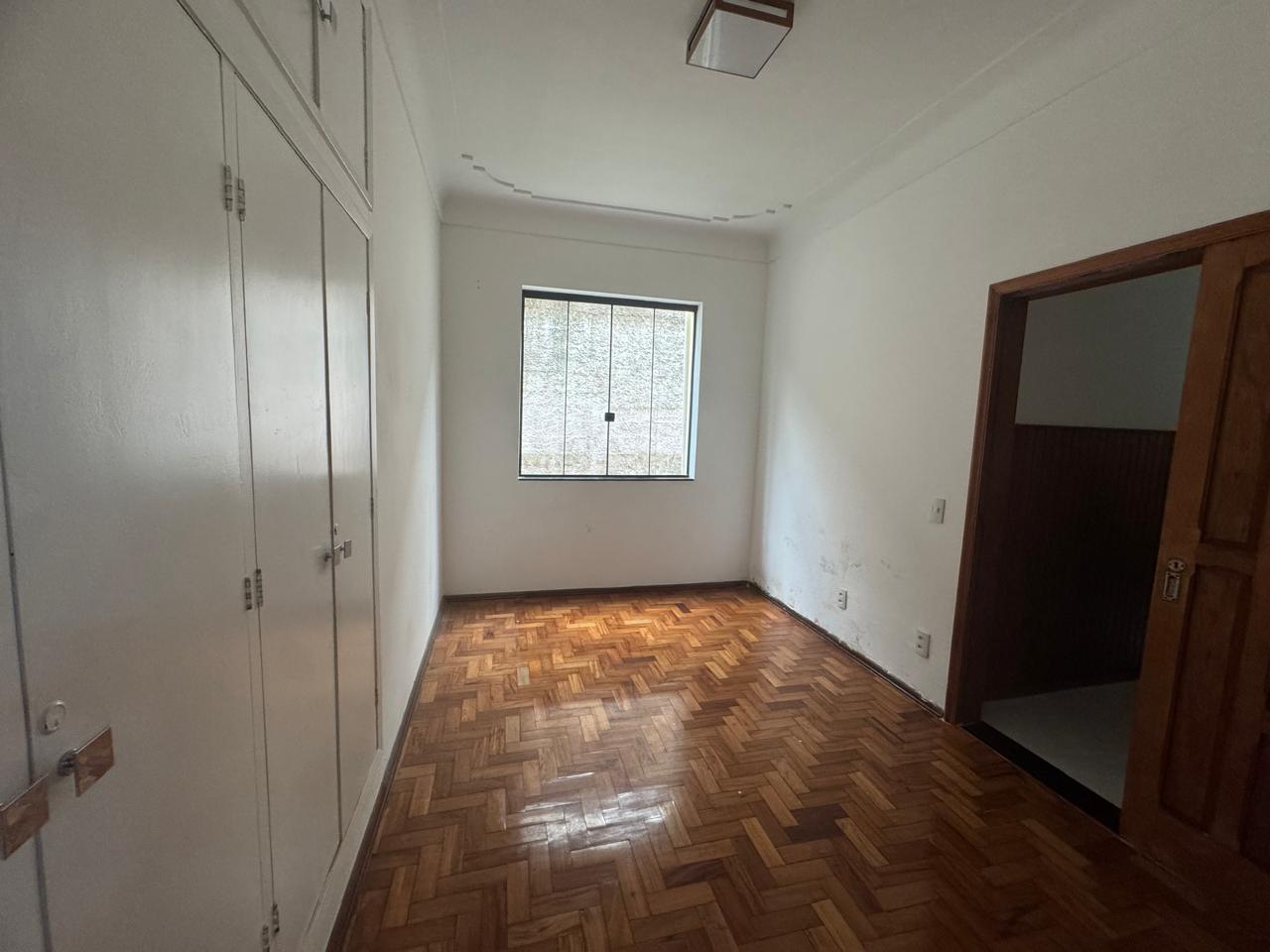 Casa com 04 dormitórios para alugar, 220 m² por R$ 3.500,00/mês - Vitorino Braga - Juiz de Fora/MG