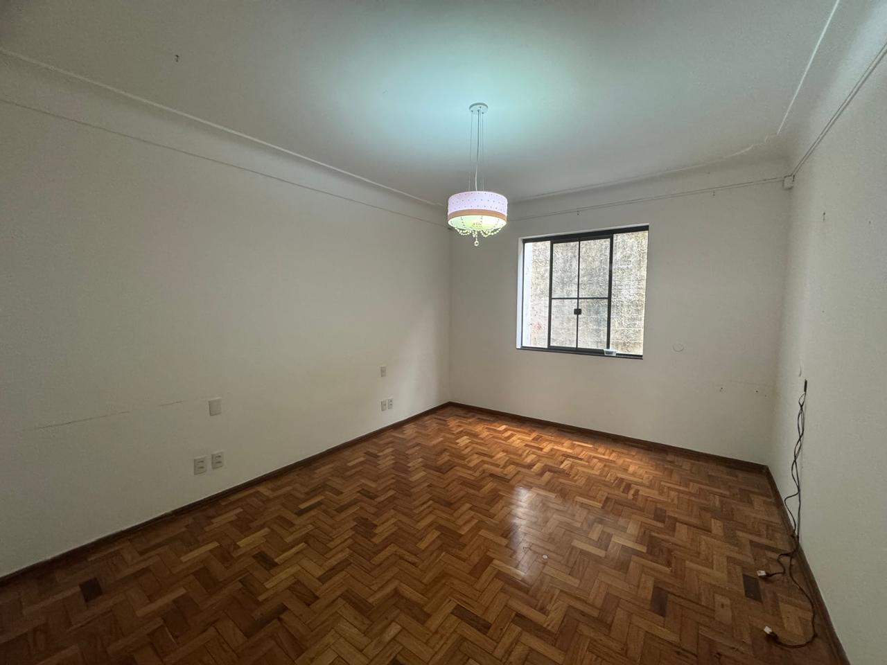 Casa com 04 dormitórios para alugar, 220 m² por R$ 3.500,00/mês - Vitorino Braga - Juiz de Fora/MG