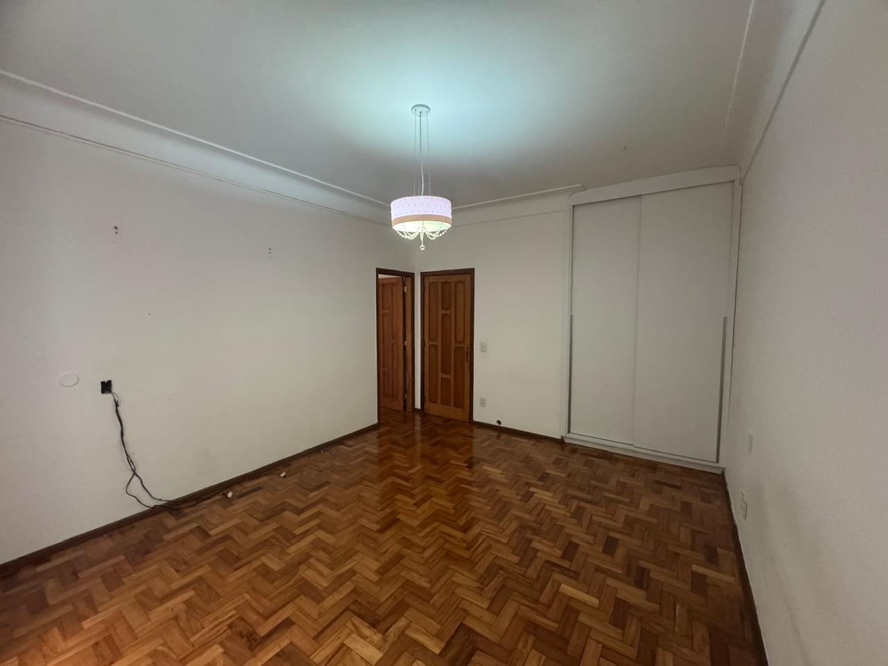 Casa com 04 dormitórios para alugar, 220 m² por R$ 3.500,00/mês - Vitorino Braga - Juiz de Fora/MG
