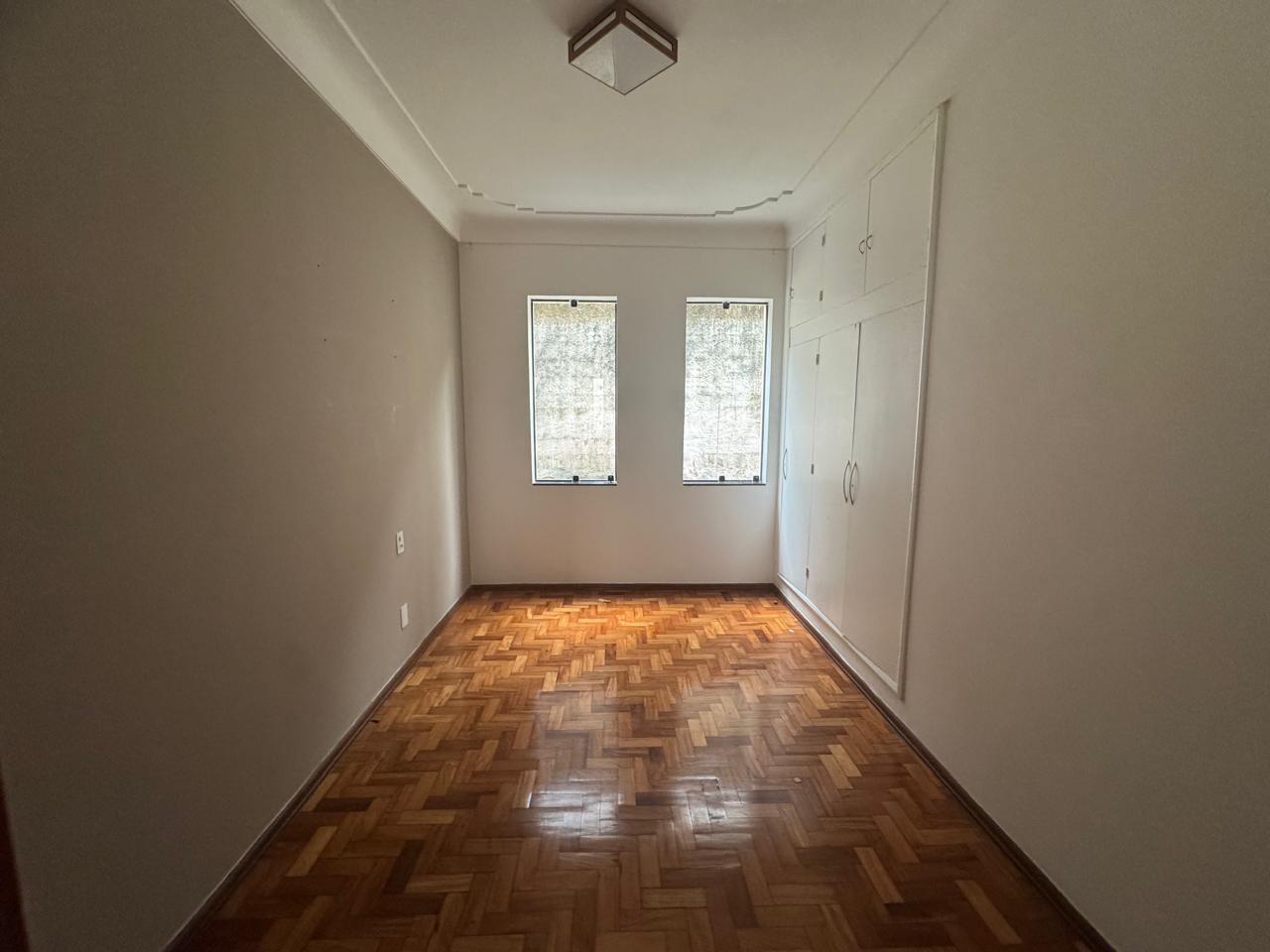 Casa com 04 dormitórios para alugar, 220 m² por R$ 3.500,00/mês - Vitorino Braga - Juiz de Fora/MG