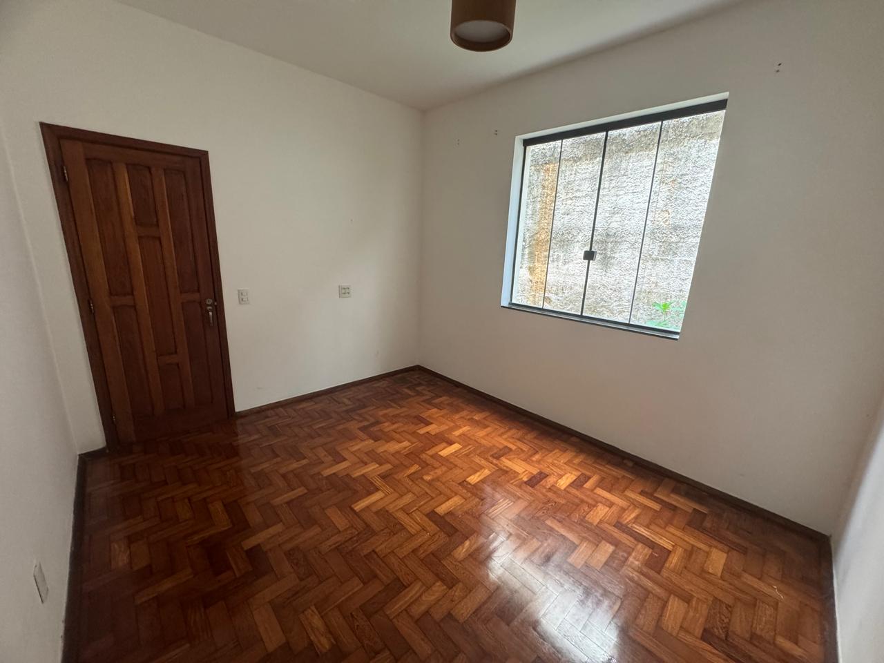 Casa com 04 dormitórios para alugar, 220 m² por R$ 3.500,00/mês - Vitorino Braga - Juiz de Fora/MG