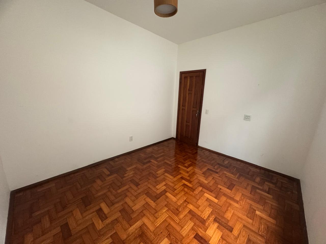 Casa com 04 dormitórios para alugar, 220 m² por R$ 3.500,00/mês - Vitorino Braga - Juiz de Fora/MG