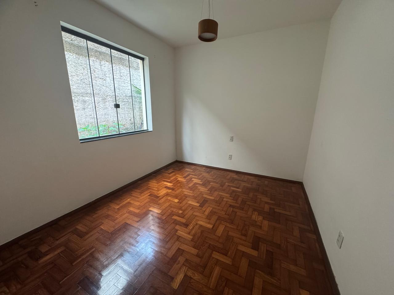 Casa com 04 dormitórios para alugar, 220 m² por R$ 3.500,00/mês - Vitorino Braga - Juiz de Fora/MG