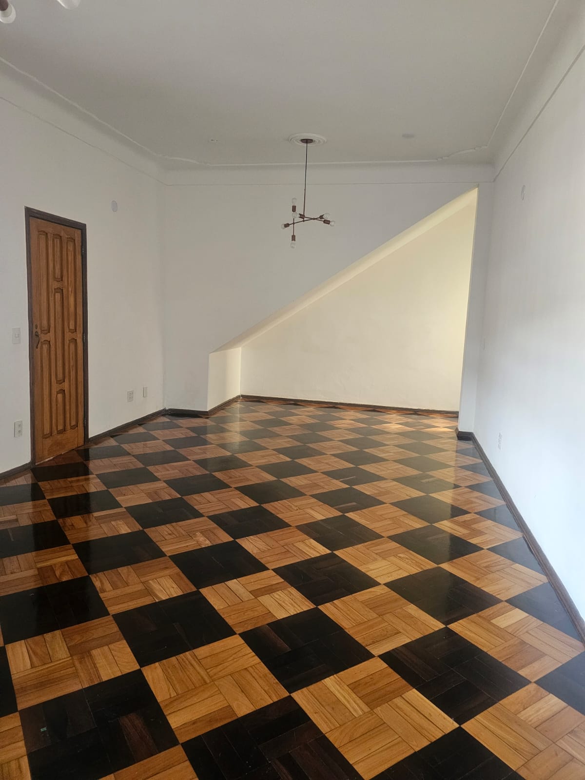 Casa com 04 dormitórios para alugar, 220 m² por R$ 3.500,00/mês - Vitorino Braga - Juiz de Fora/MG