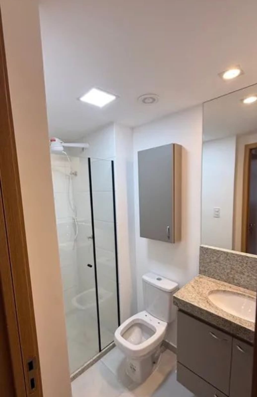 Apartamento com 2 dormitórios para alugar, 50 m² por R$ 3.011,00/mês - Centro - Juiz de Fora/MG
