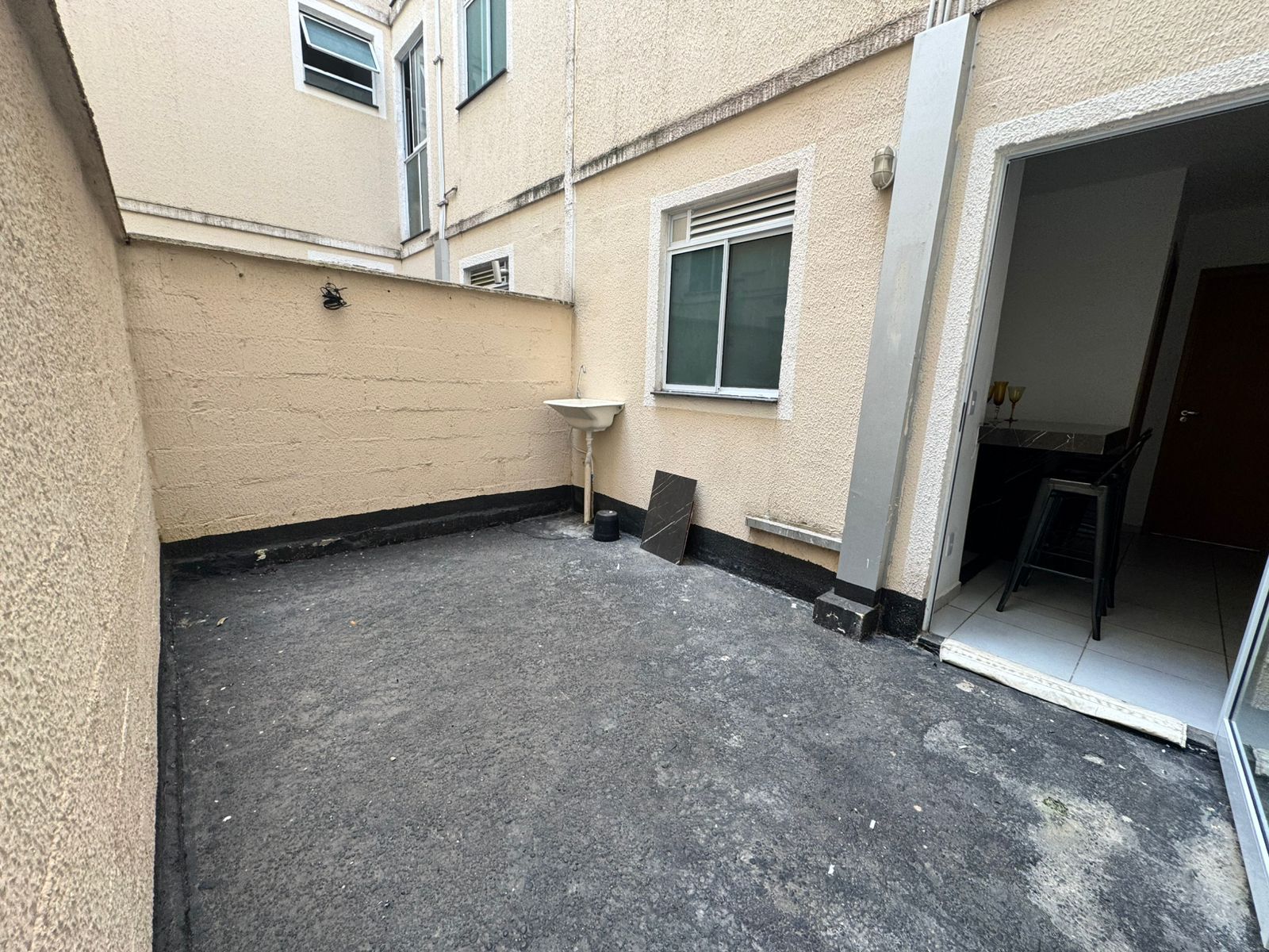 Apartamento com área externa