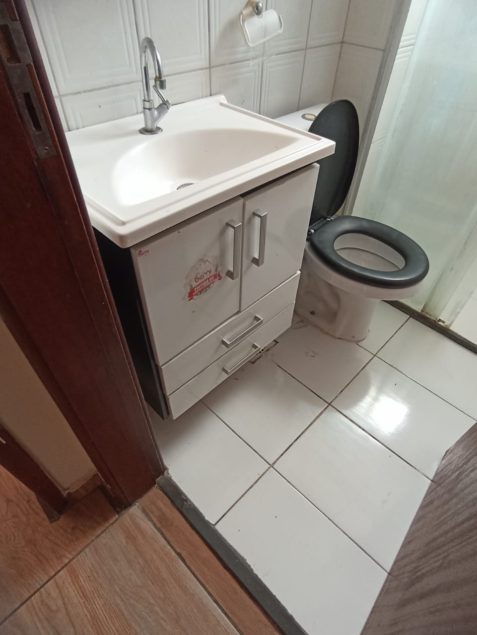 Apartamento com 2 dormitórios para alugar, 50 m² por R$ 750,00/mês - Previdenciários - Juiz de Fora/MG