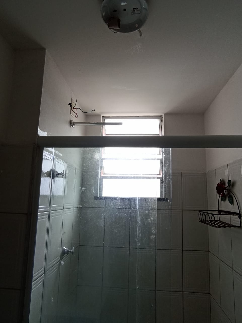 Apartamento com 2 dormitórios para alugar, 50 m² por R$ 750,00/mês - Previdenciários - Juiz de Fora/MG