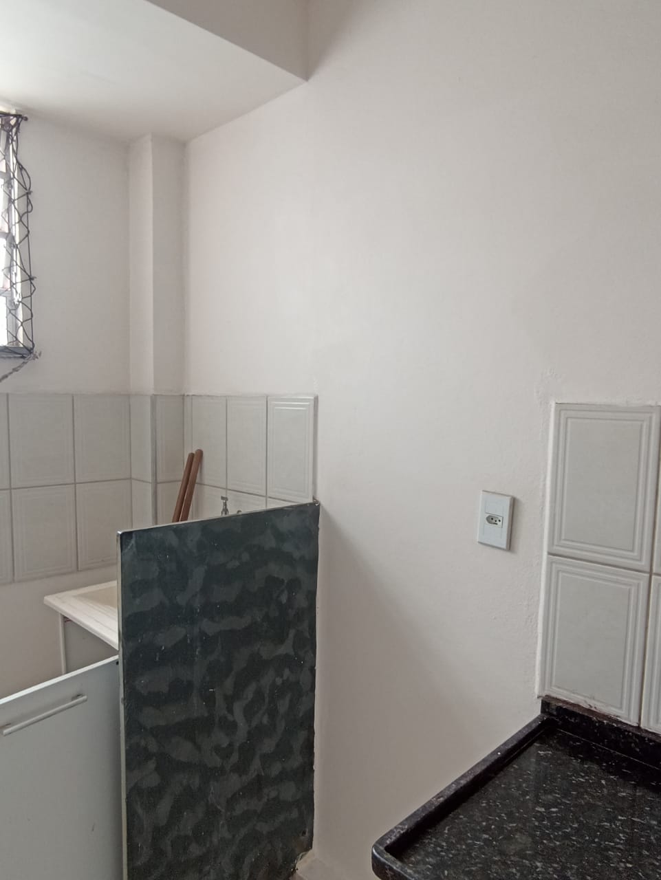 Apartamento com 2 dormitórios para alugar, 50 m² por R$ 750,00/mês - Previdenciários - Juiz de Fora/MG