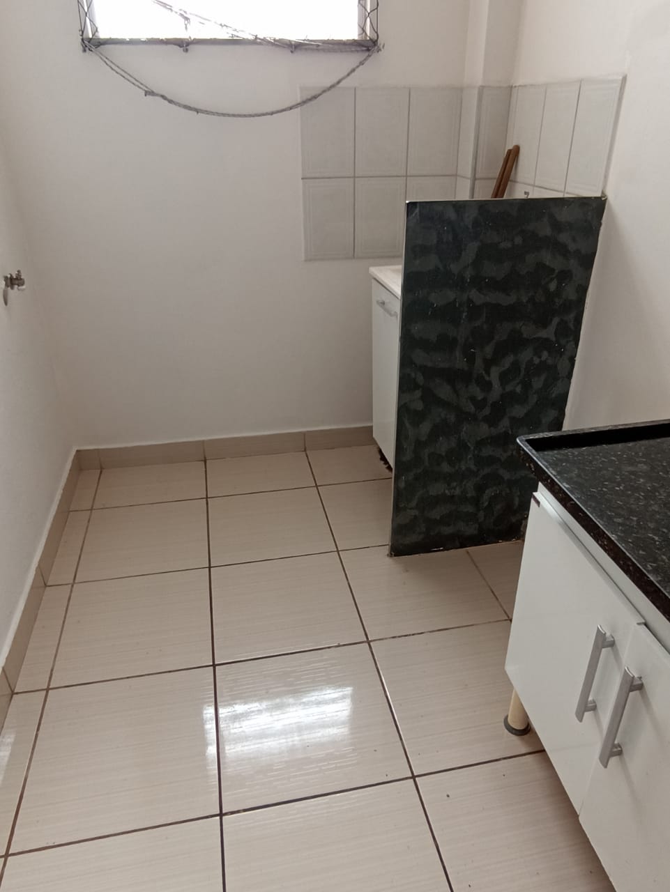 Apartamento com 2 dormitórios para alugar, 50 m² por R$ 750,00/mês - Previdenciários - Juiz de Fora/MG