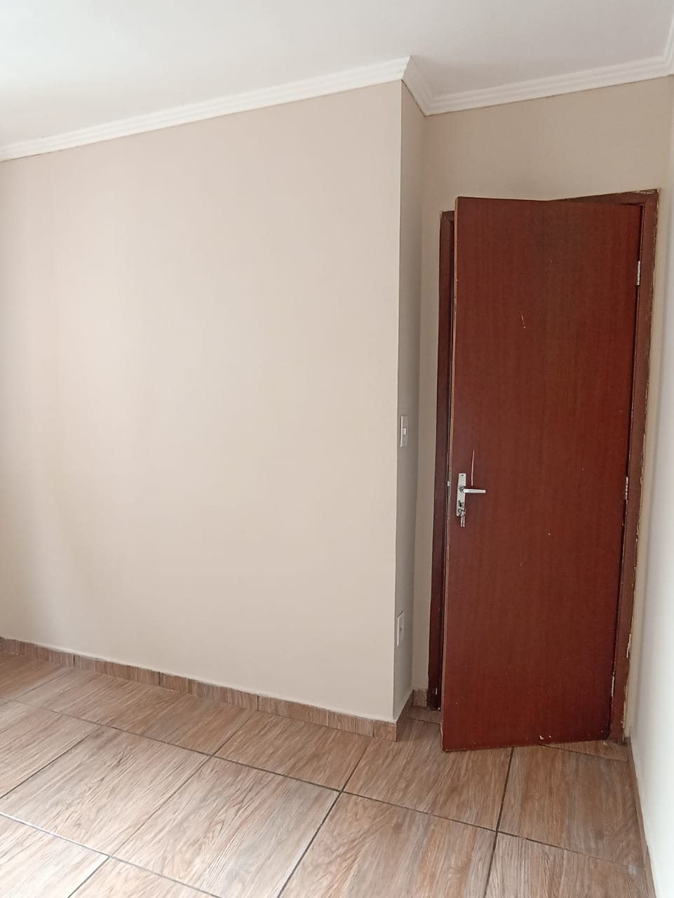 Apartamento com 2 dormitórios para alugar, 50 m² por R$ 750,00/mês - Previdenciários - Juiz de Fora/MG