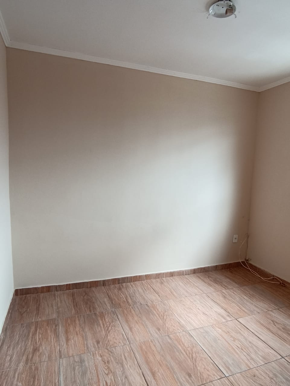 Apartamento com 2 dormitórios para alugar, 50 m² por R$ 750,00/mês - Previdenciários - Juiz de Fora/MG