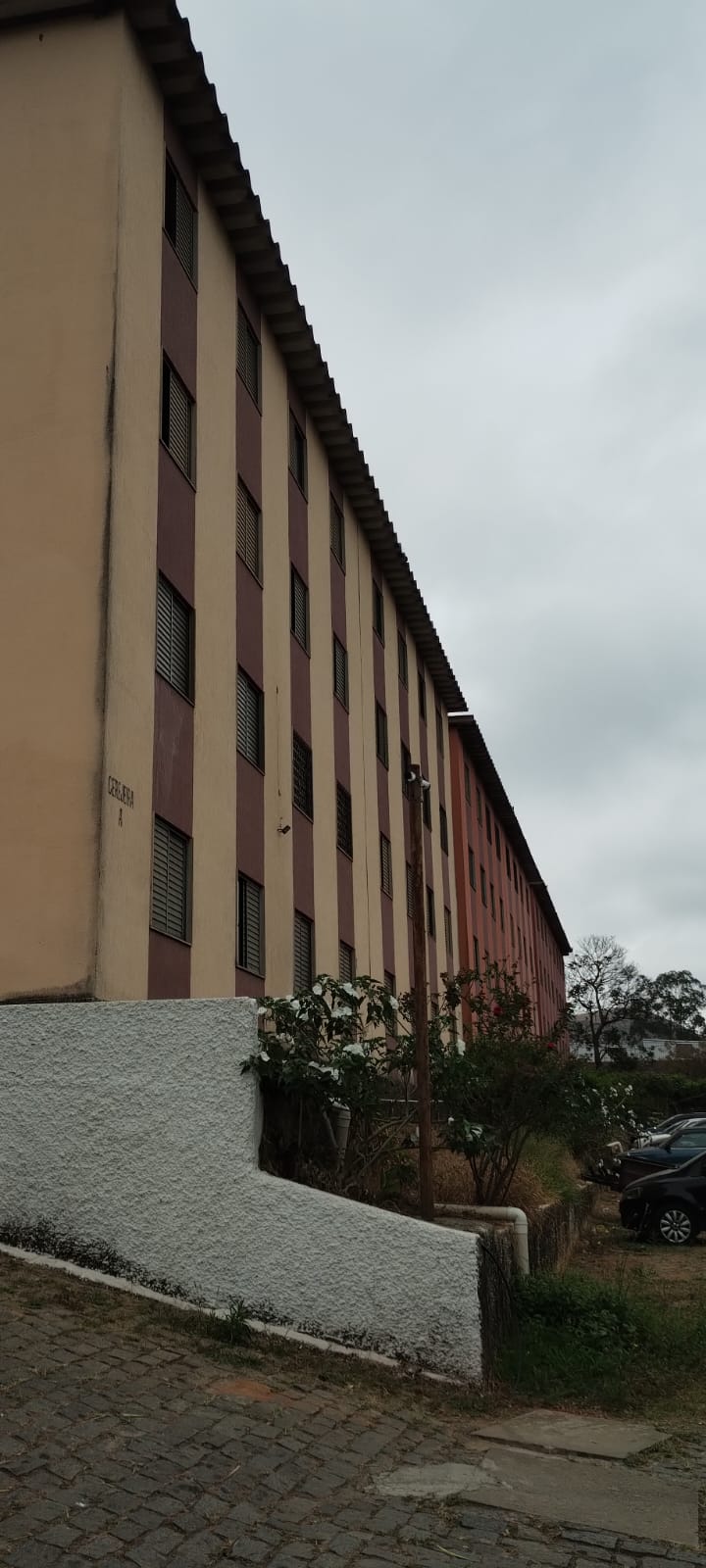 Apartamento com 2 dormitórios para alugar, 50 m² por R$ 865,00/mês - Benfica - Juiz de Fora/MG