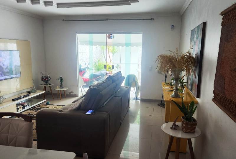 Ótima Casa Duplex 3 Qts (1 Suíte) no Bairro Araújo ( Edgard Werneck)