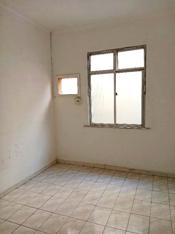 Boa Casa Tipo Apto Desocupada 3 Qts na Canindé Rocha 