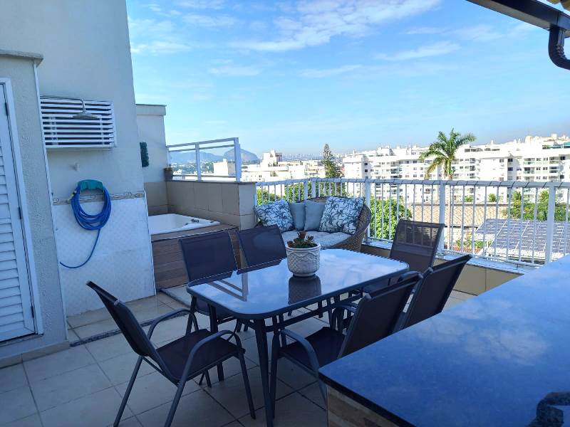 Excelente Cobertura Duplex com 3 Qts Via Alto Mapendi