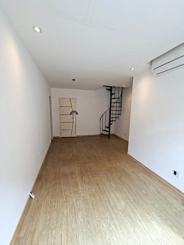 Ótima Cobertura Duplex 2 Qts (1Suíte) e Deps .Centro da Freguesia JPA