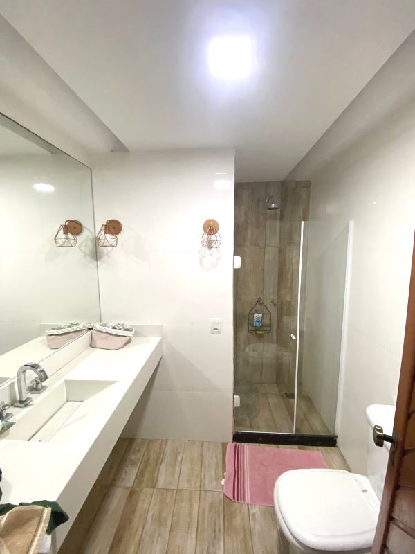 Amplo Apto 150m² Varanda 3 Qtos e Dependências Rua Xingu Freguesia JPA