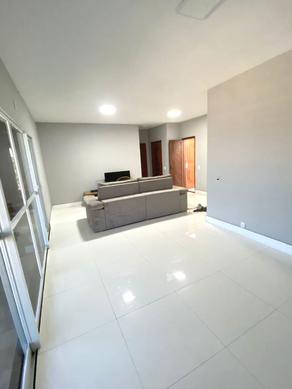 Amplo Apto 150m² Varanda 3 Qtos e Dependências Rua Xingu Freguesia JPA