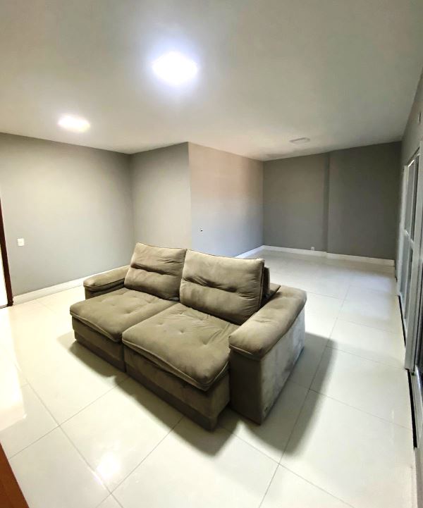 Amplo Apto 150m² Varanda 3 Qtos e Dependências Rua Xingu Freguesia JPA