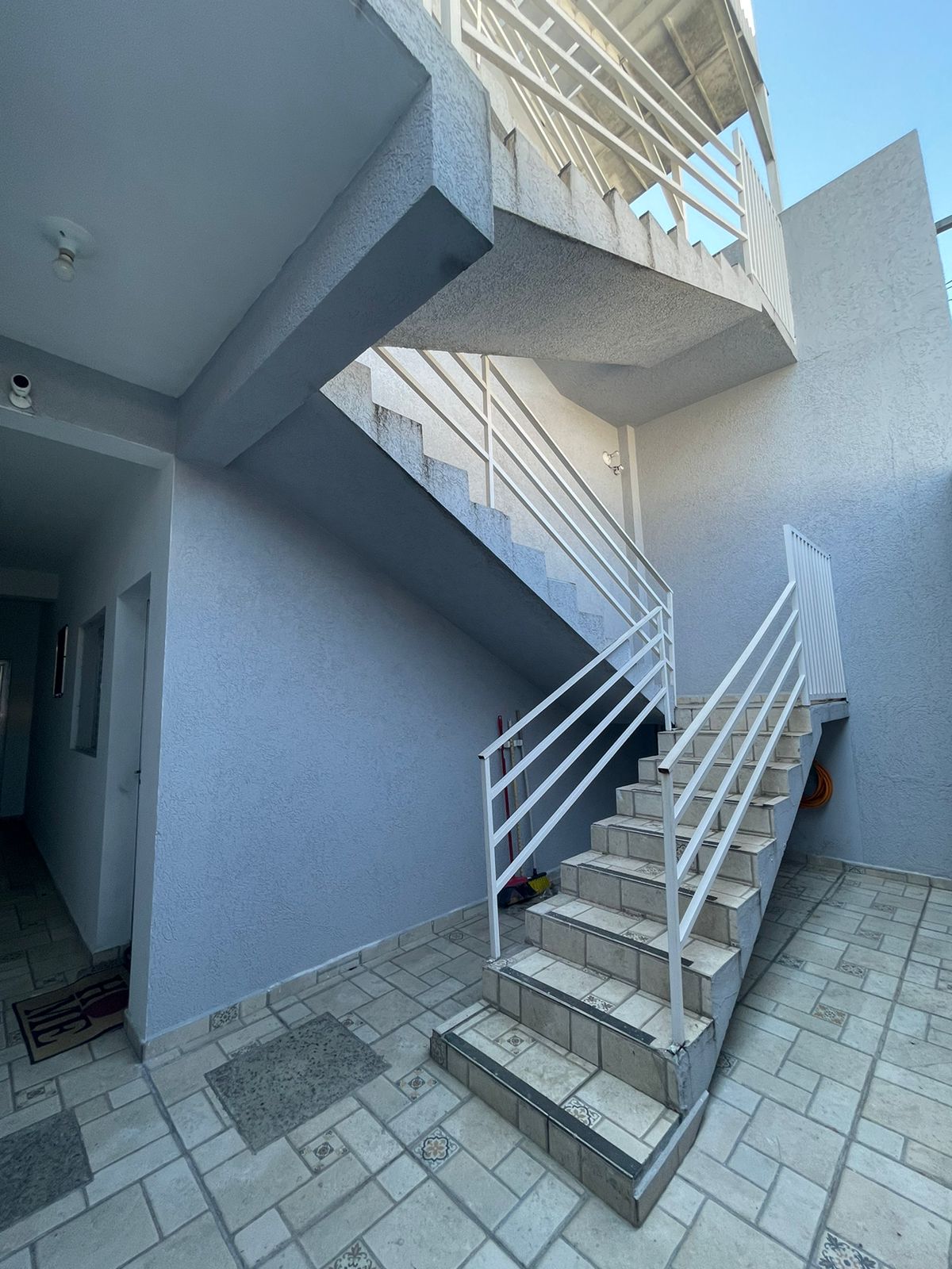 OPORTUNIDADE PARA INVESTIMENTO - PRÉDIO RESIDENCIAL CONTENDO 07 APARTAMENTOS (JÁ COM RENDA MENSAL) - PROX A AV. MUTINGA
