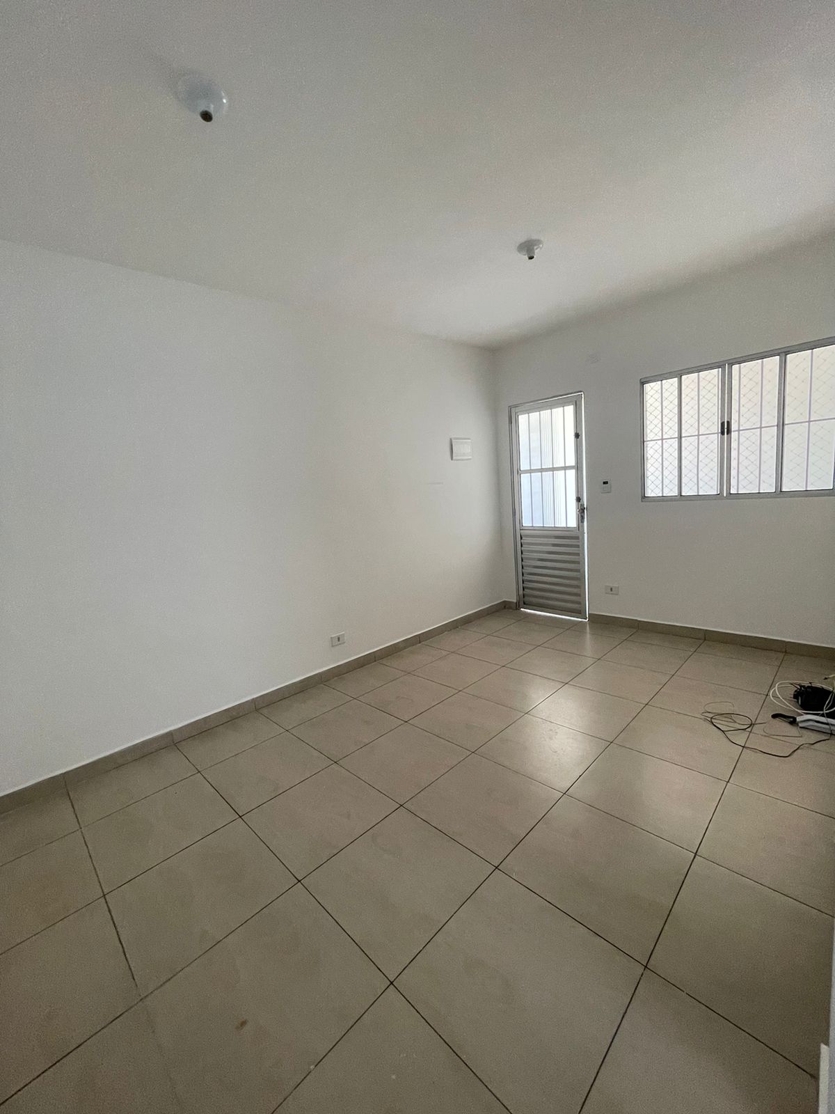 OPORTUNIDADE PARA INVESTIMENTO - PRÉDIO RESIDENCIAL CONTENDO 07 APARTAMENTOS (JÁ COM RENDA MENSAL) - PROX A AV. MUTINGA