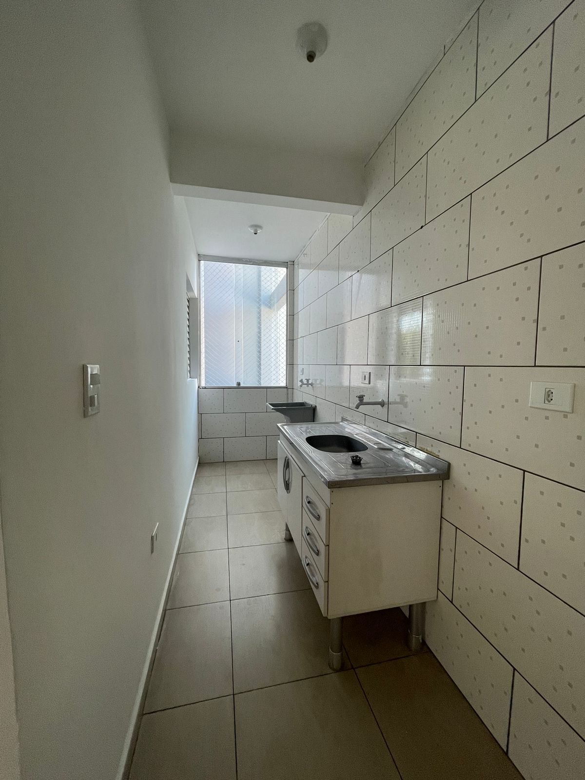 OPORTUNIDADE PARA INVESTIMENTO - PRÉDIO RESIDENCIAL CONTENDO 07 APARTAMENTOS (JÁ COM RENDA MENSAL) - PROX A AV. MUTINGA
