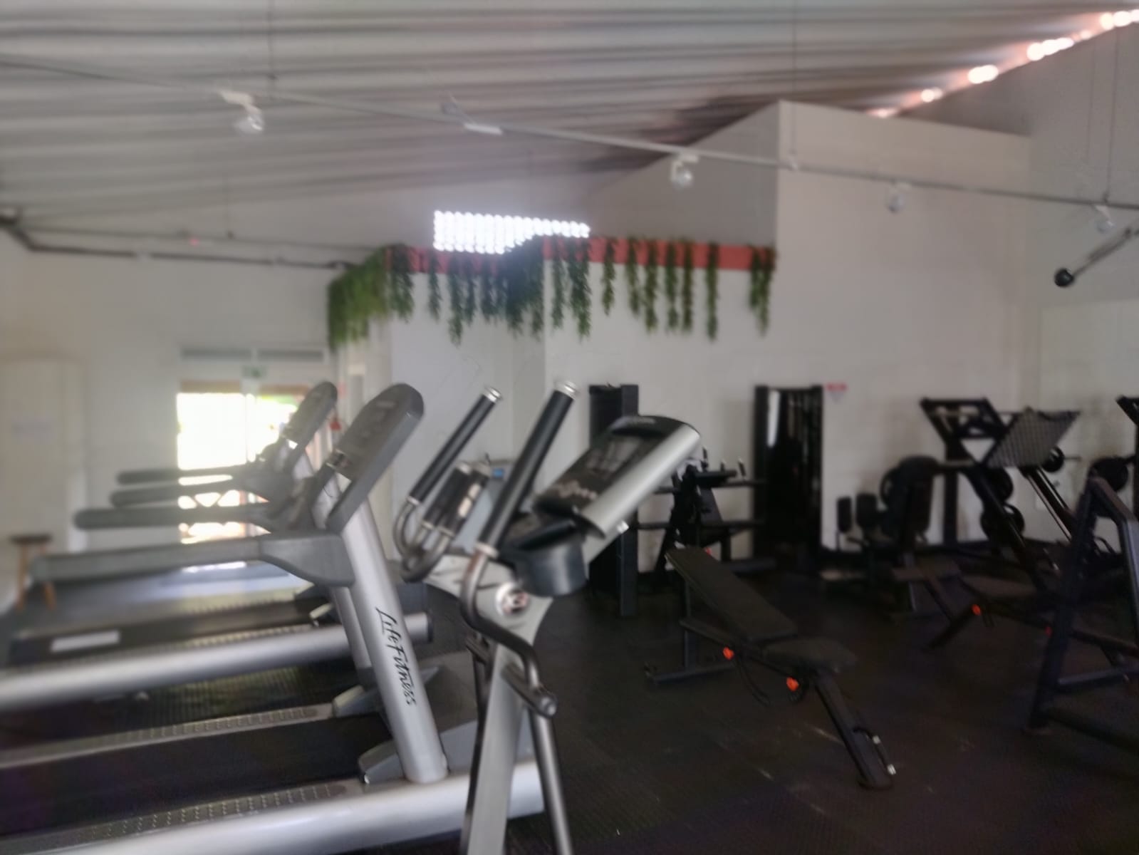 Excelente terreno plano à venda com 228m² - Condomínio Fechado - Cotia/SP