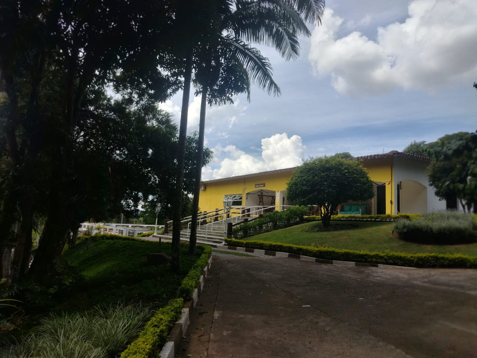 Excelente terreno plano à venda com 228m² - Condomínio Fechado - Cotia/SP