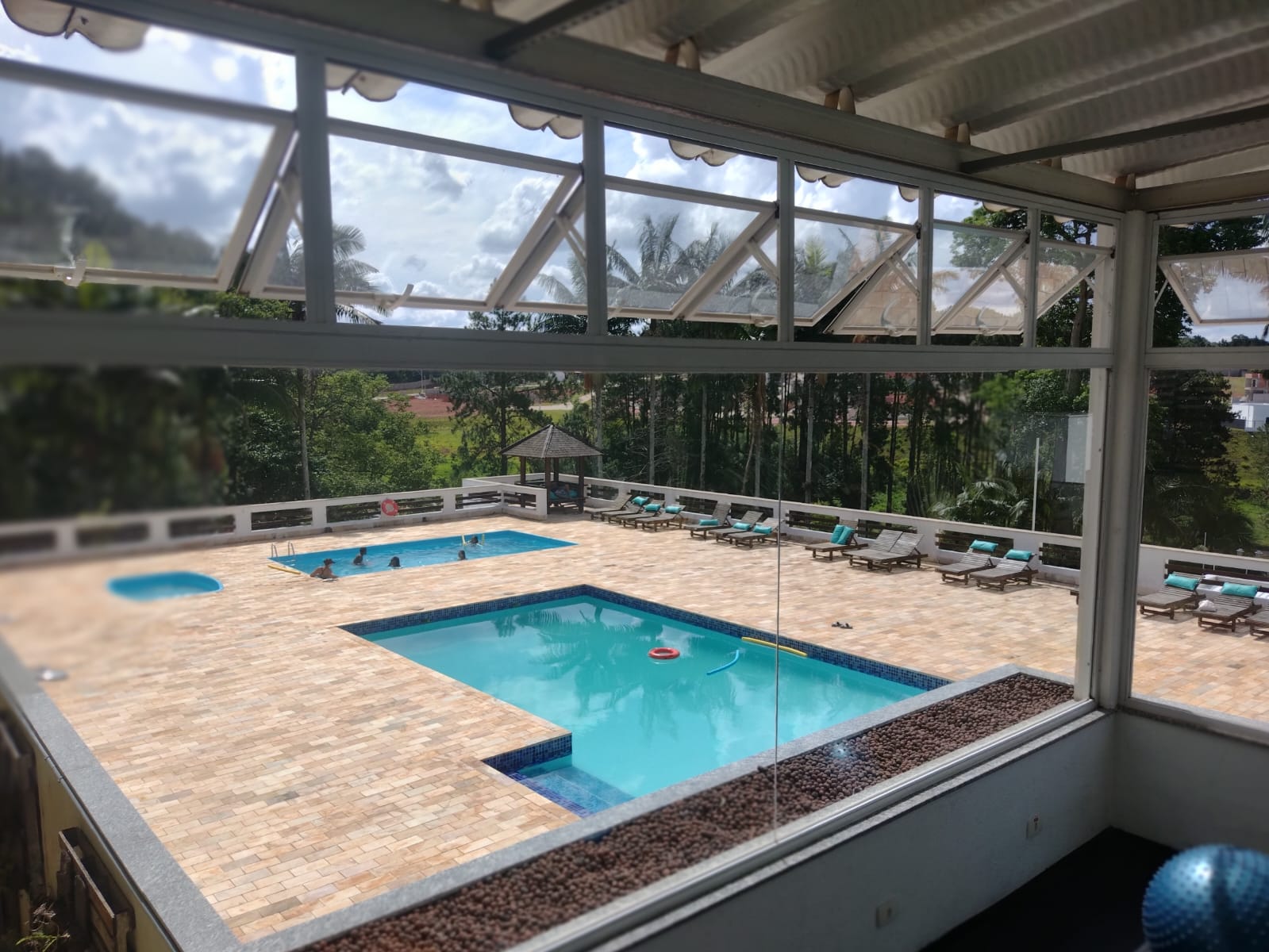 Excelente terreno plano à venda com 228m² - Condomínio Fechado - Cotia/SP