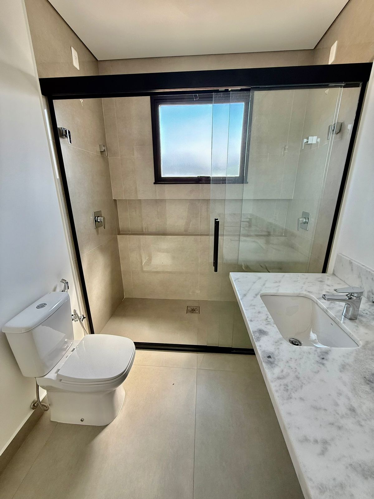 Excelente Sobrado Novo à Venda no Jardim Felicidade – 245m² 