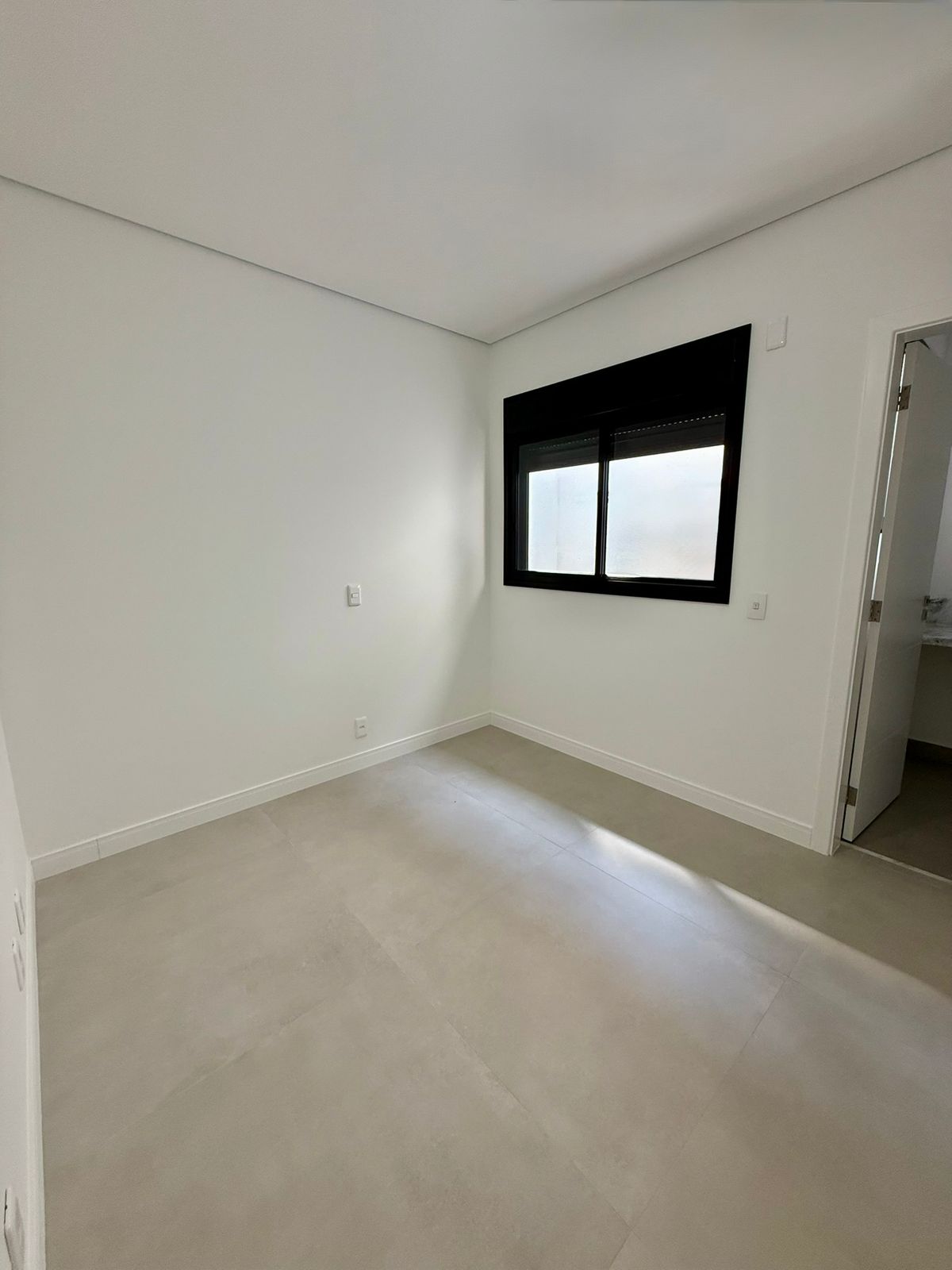 Excelente Sobrado Novo à Venda no Jardim Felicidade – 245m² 