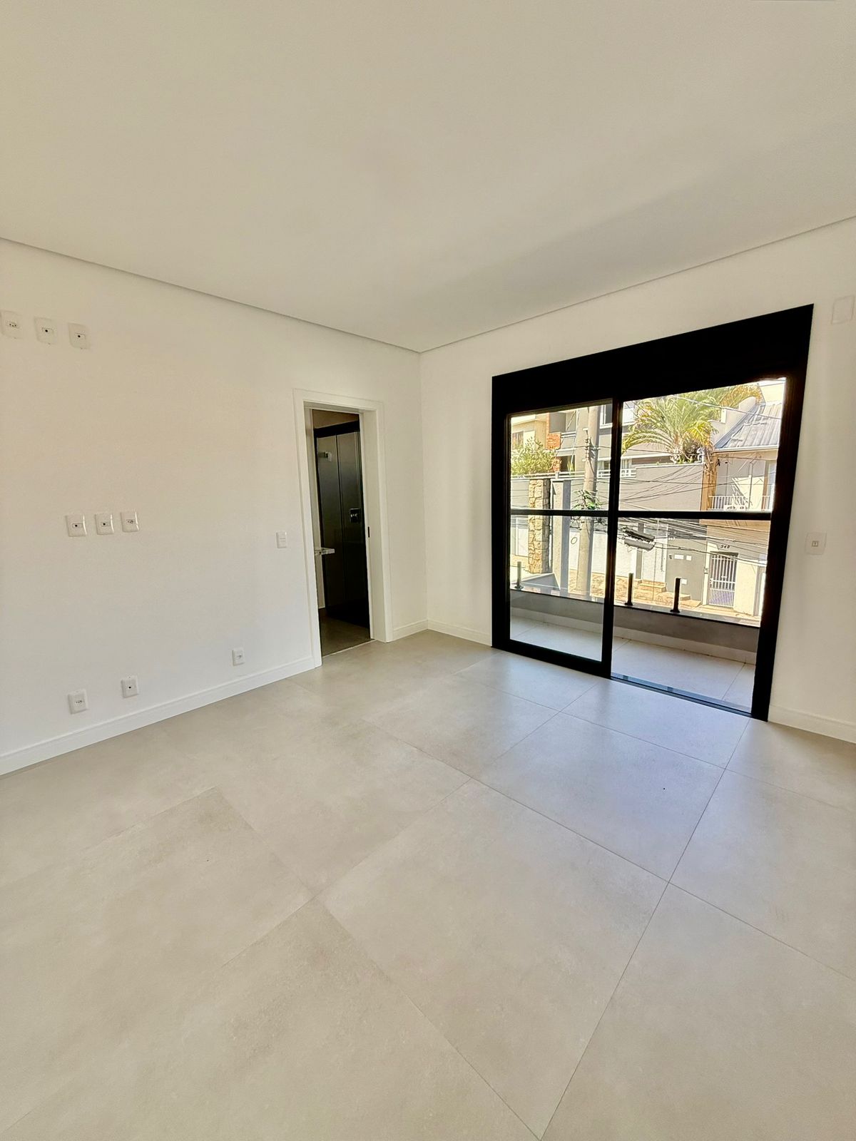 Excelente Sobrado Novo à Venda no Jardim Felicidade – 245m² 