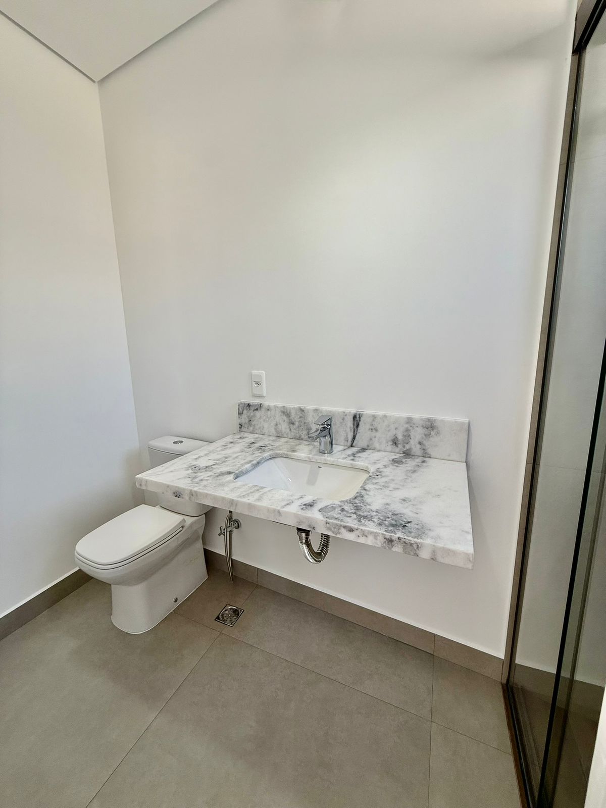 Excelente Sobrado Novo à Venda no Jardim Felicidade – 245m² 