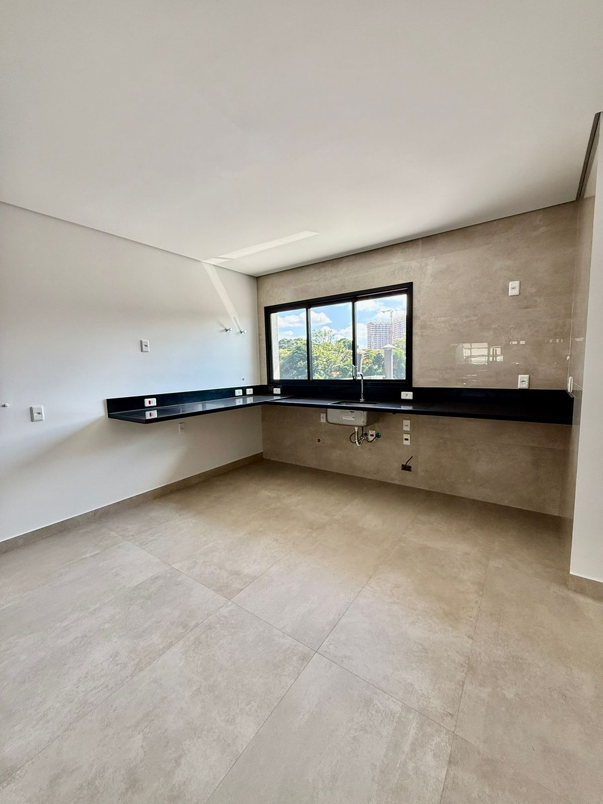 Excelente Sobrado Novo à Venda no Jardim Felicidade – 245m² 