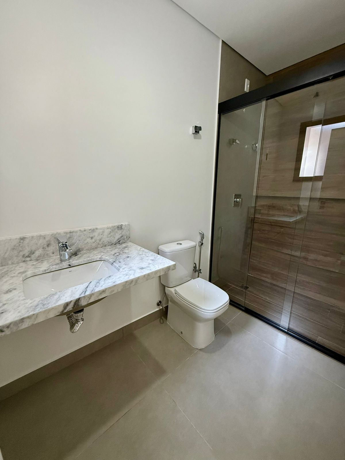 Excelente Sobrado Novo à Venda no Jardim Felicidade – 245m² 