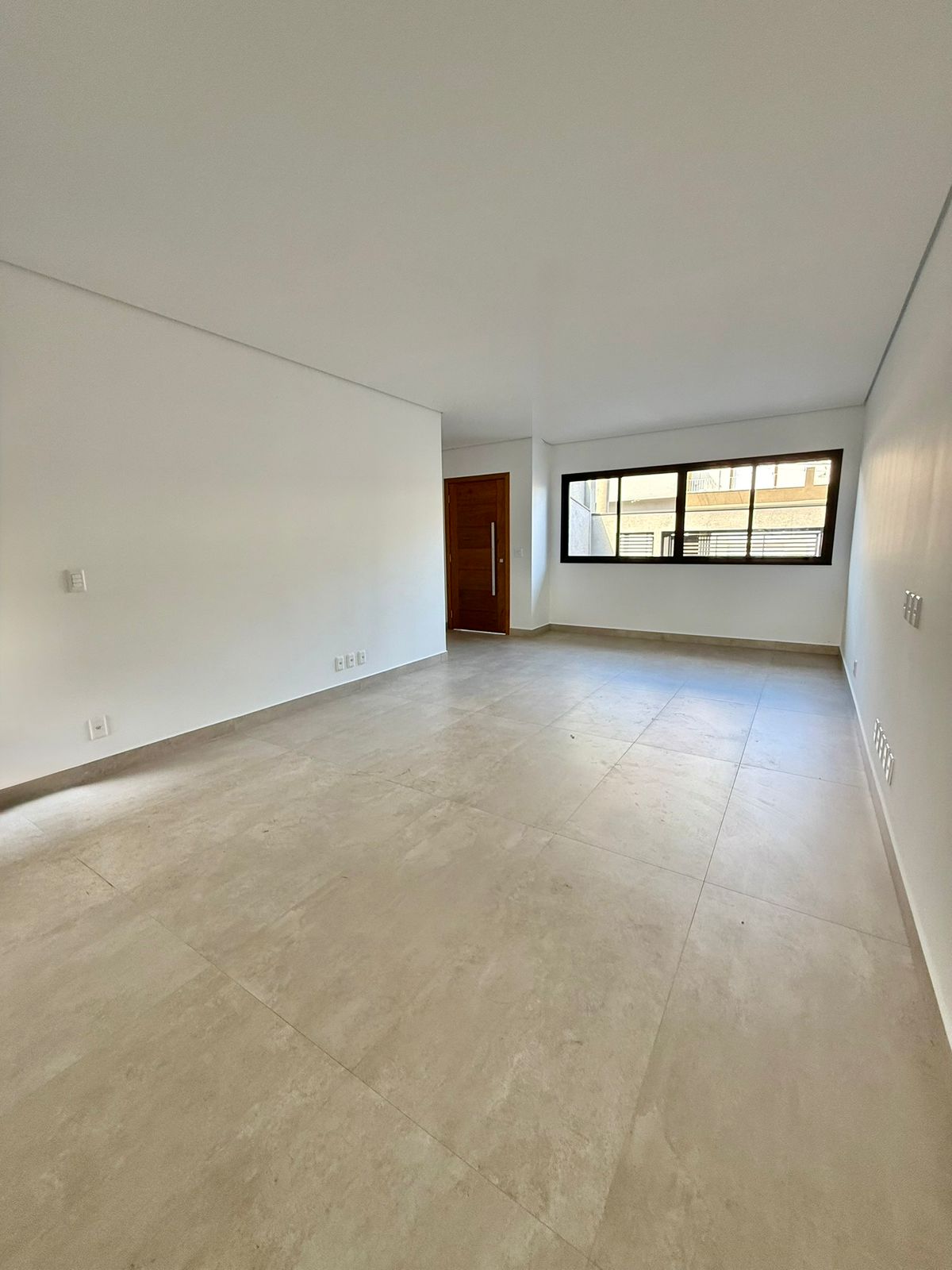 Excelente Sobrado Novo à Venda no Jardim Felicidade – 245m² 