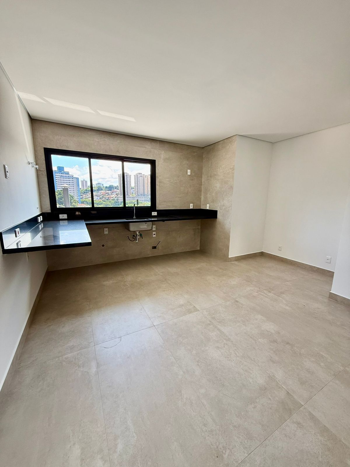 Excelente Sobrado Novo à Venda no Jardim Felicidade – 245m² 