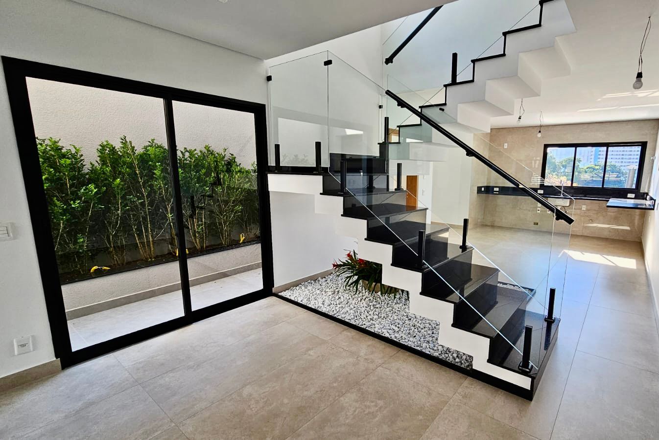 Excelente Sobrado Novo à Venda no Jardim Felicidade – 245m² 