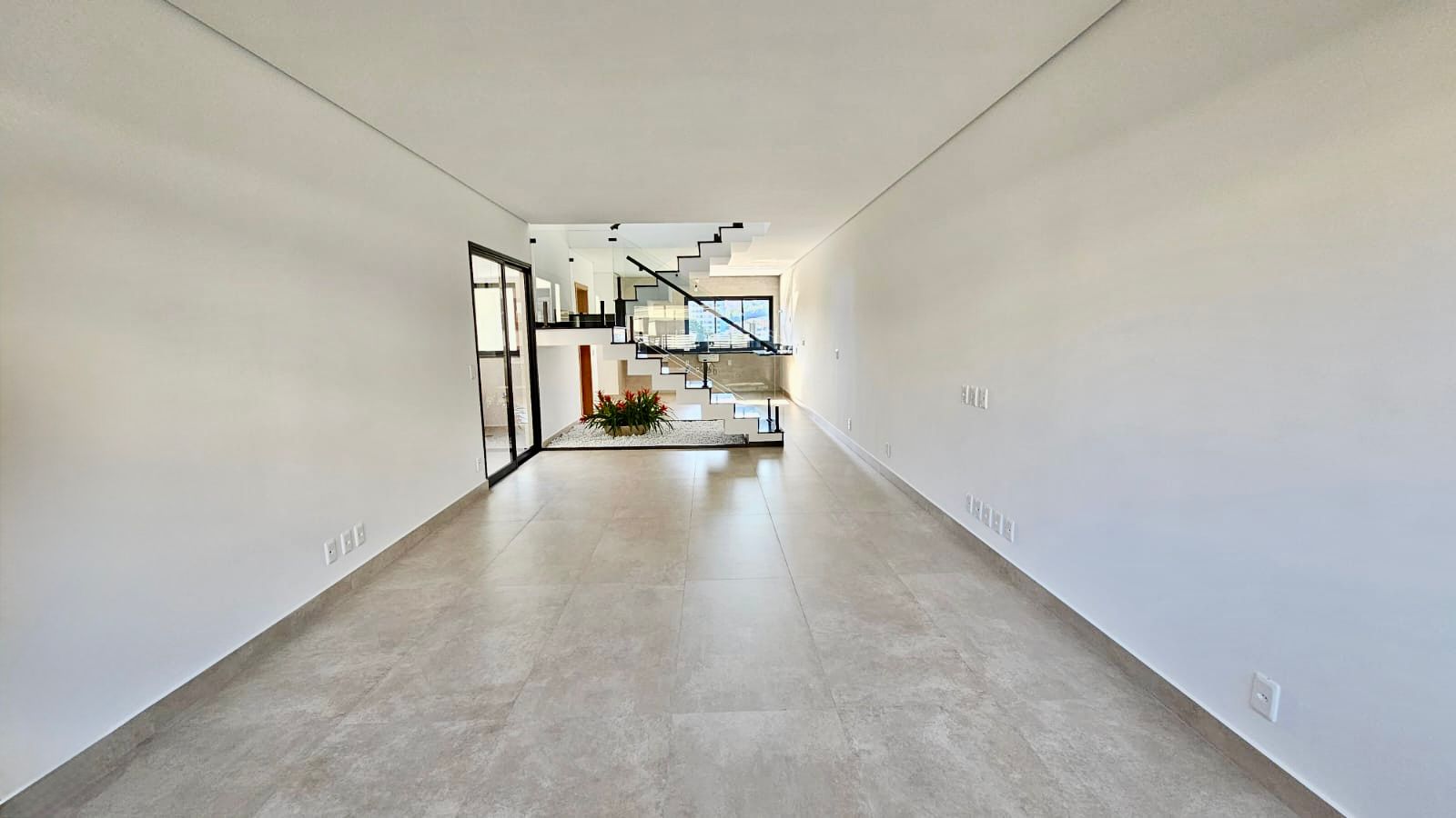 Excelente Sobrado Novo à Venda no Jardim Felicidade – 245m² 