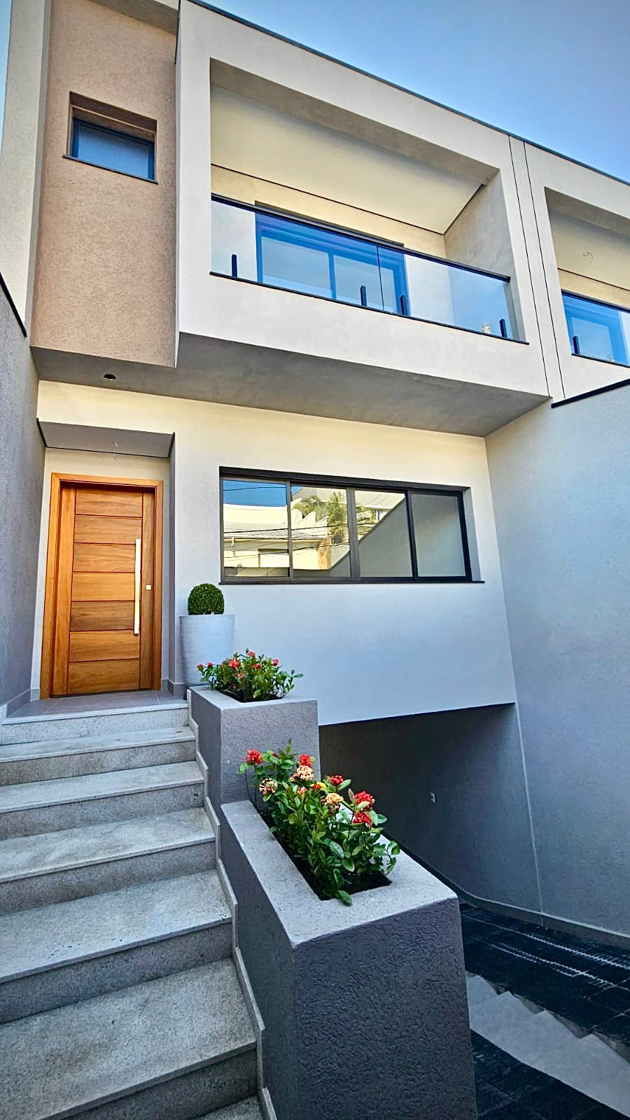 Excelente Sobrado Novo à Venda no Jardim Felicidade – 245m² 