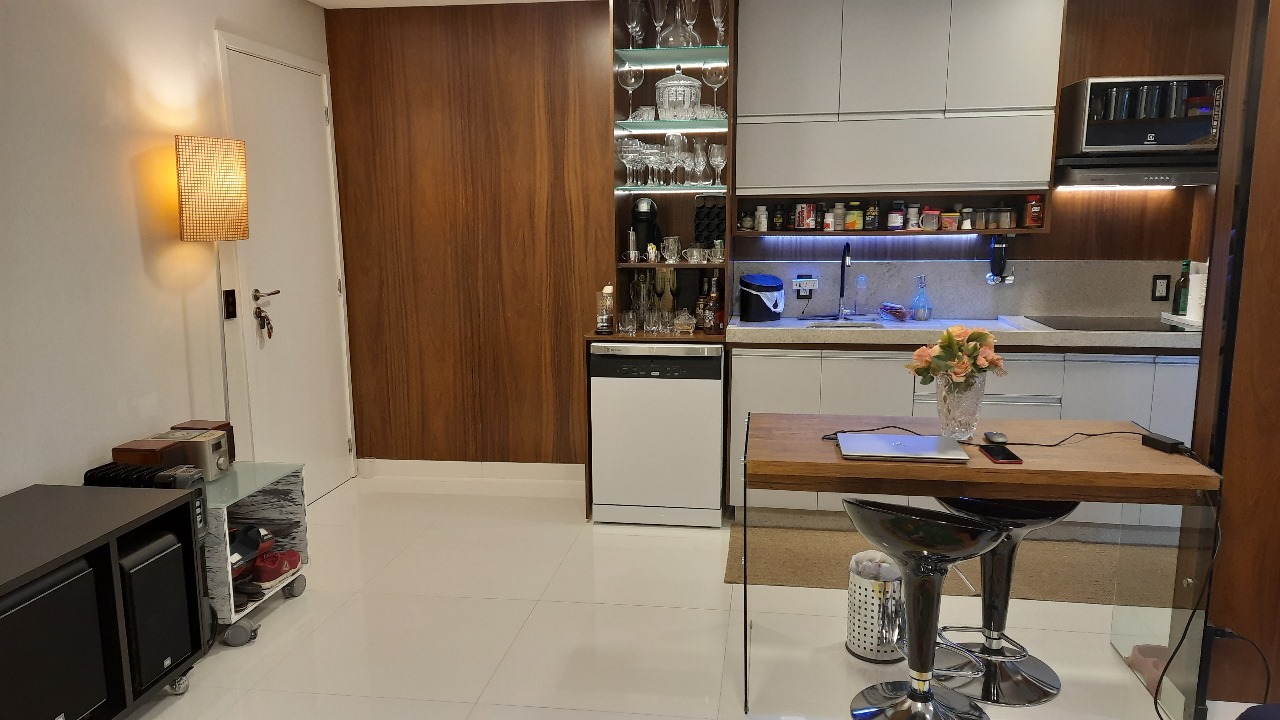 Apartamento em Alphaville Empresarial/ Ed. Splendya I