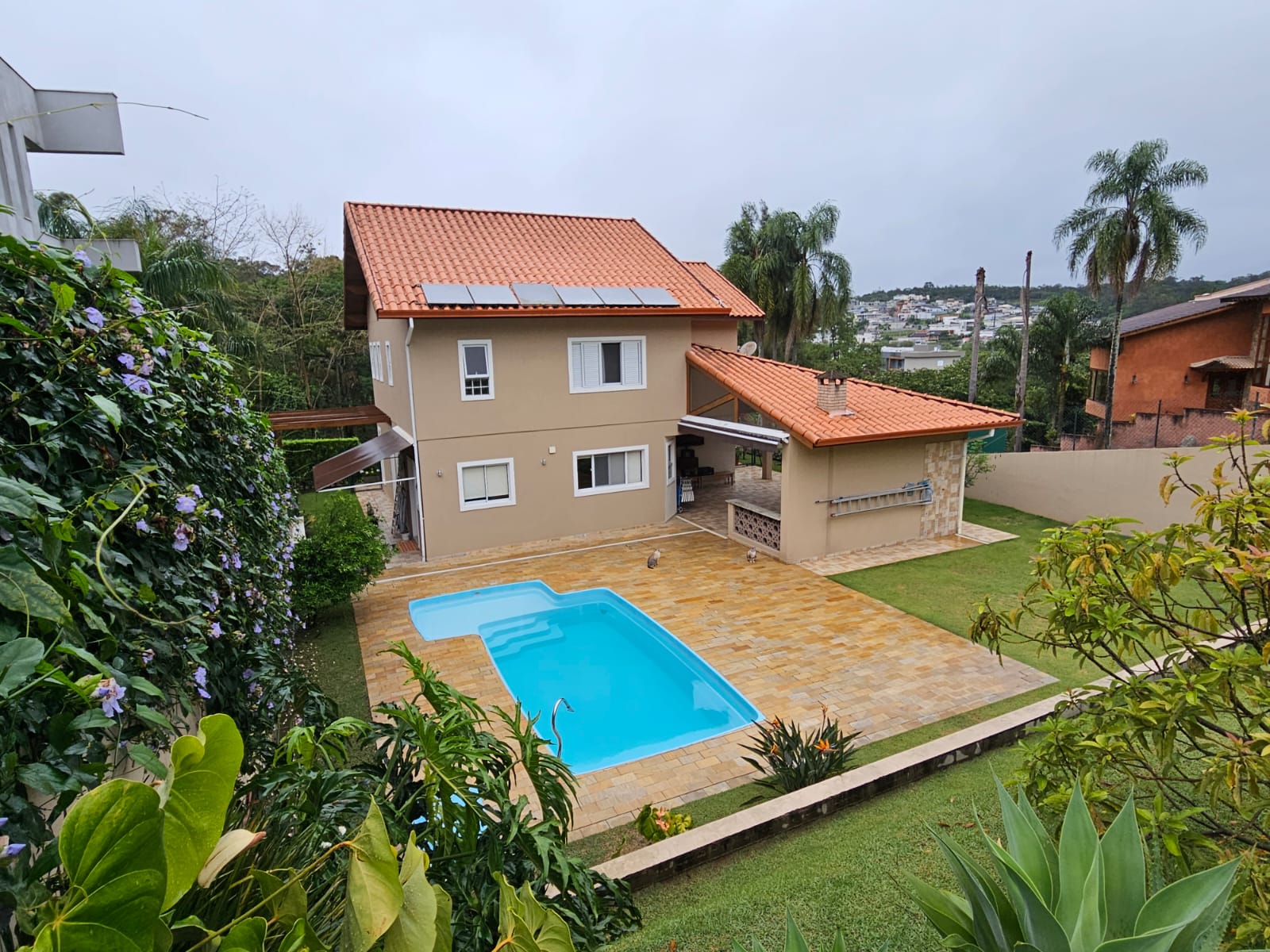 Casa a Venda em Condomínio Beverly Hills-Jandira